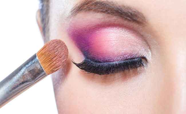 تجنّبي هذه الأخطاء عند تطبيق مكياج الغليتر للعين…