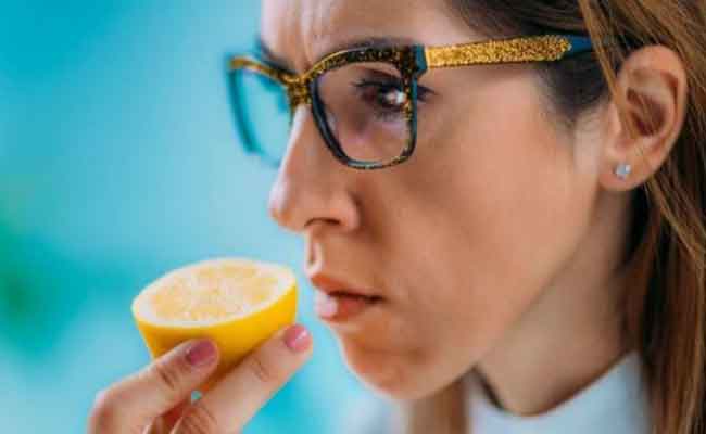 في أي يوم من الإصابة بكورونا يفقد المريض حاسّة الشمّ؟