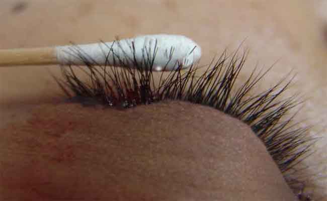 كيف تركّبين الرموش الاصطناعية بالطريقة الصحيحة؟…