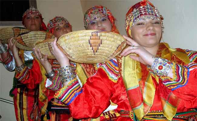 الجزائر العاصمة تحتفي بالسنة الأمازيغية 2971 في أجواء فنية مبهجة رغم جائحة كورونا…