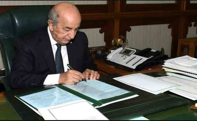 توقيع رئيس الجمهورية تبون على مرسوم تعديل الدستور