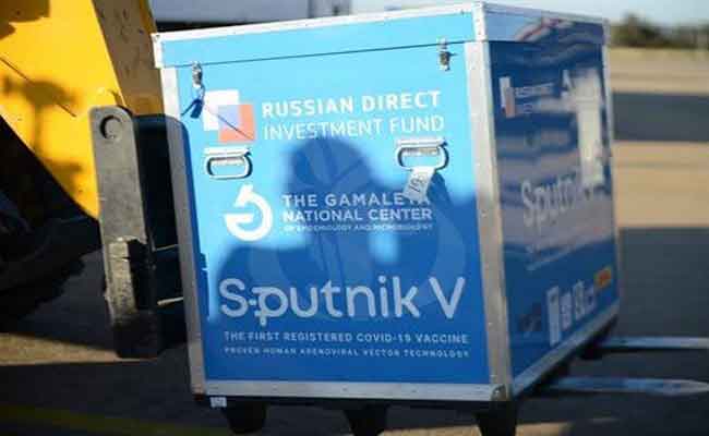 وصول أول شحنة من اللقاح الروسي “سبوتنيك V ” إلى الجزائر