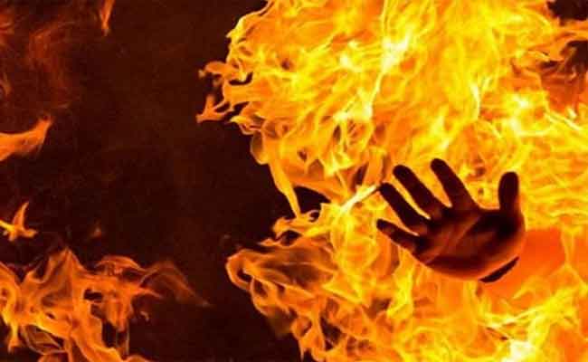 مراهق يشعل النار في جسمه داخل متوسطة بالجلفة…