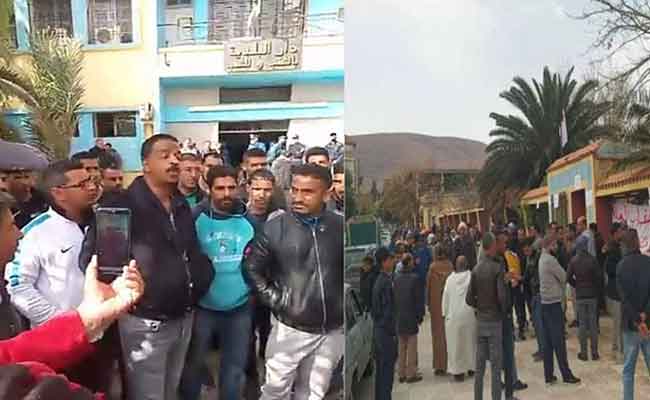 احتجاج مواطنين من أجل الافراج عن قائمة السكنات الاجتماعية في قصر الشلالة بتيارات