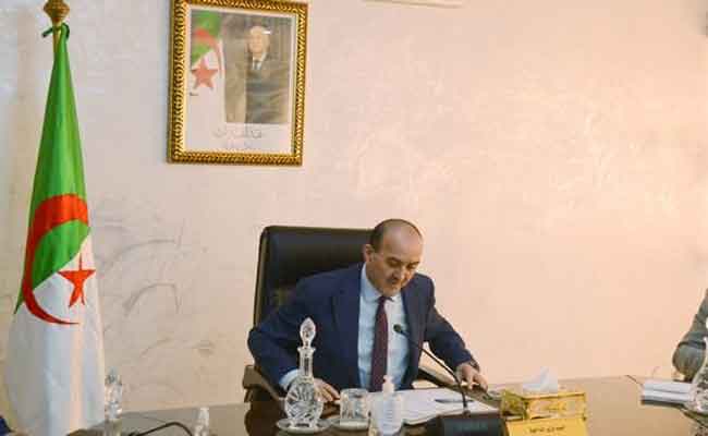 اجتماع تنسيقي بين وزير الداخلية و ولاة الجمهورية يخص عددا من الملفات الراهنة