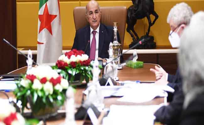 استقبال تبون لأعضاء لجنة مراجعة قانون الانتخابات