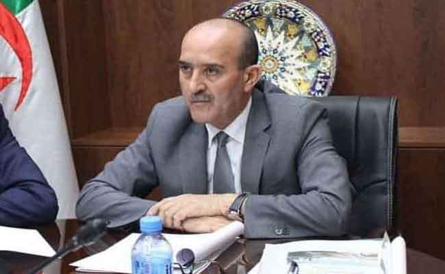 وزير الداخلية بلجود يتلقى جرعة لقاح كورونا