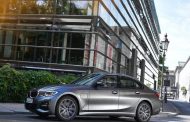 BMW  تطلق مجموعة طرازات جديدة بنظام قيادة هجينة...
