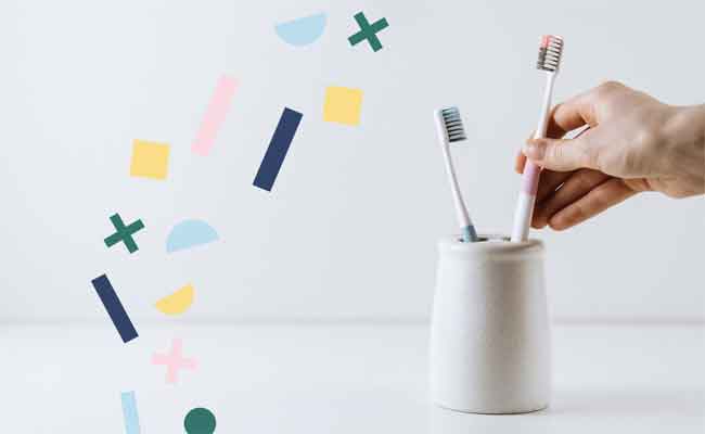 انتبهوا من فرشاة أسنانكم…قد تكون أداةً لنقل فيروس كورونا!