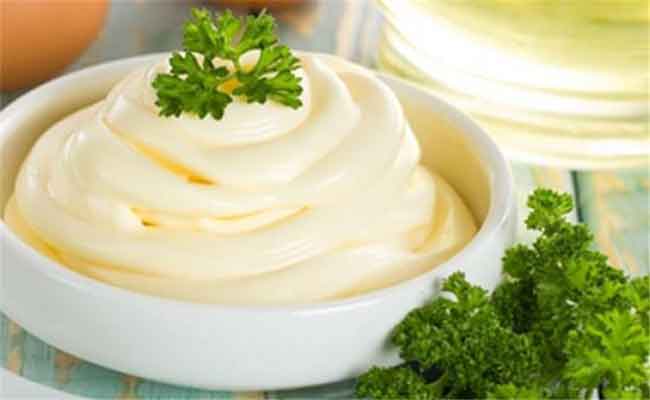 طريقة سهلة لعمل مايونيز لايت مناسب للدايت!