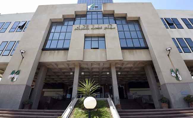 مجلس قضاء الجزائر يؤيد الأحكام الابتدائية ضد أويحيى و زعلان في قضية نهب العقار السياحي بسكيكدة