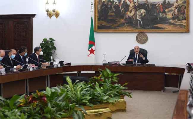 مصادقة مجلس الورزاء على مشاريع أوامر ومراسيم رئاسية تخص عدة قطاعات