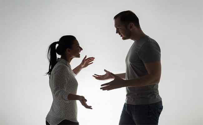 نصائح ستساعدك على التعامل بشكل أفضل مع الزوج المسيطر!