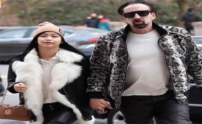 نيكولاس كيدج يدخل القفص الذهبي للمرة الخامسة والعروس يابانية…