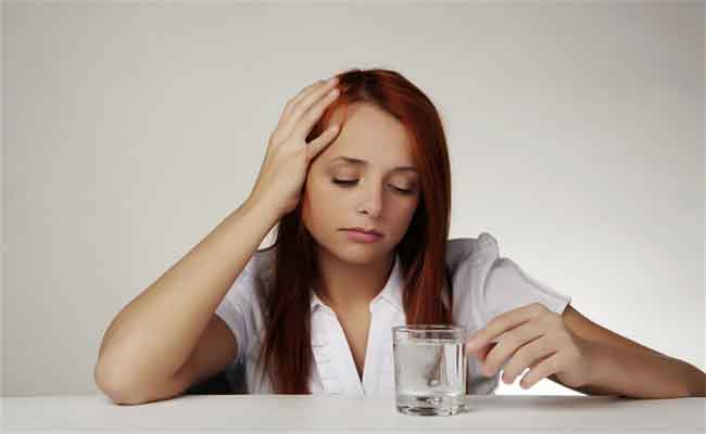 للتقليل من حدة الصداع…تجنّب هذه الأطعمة ضروري!