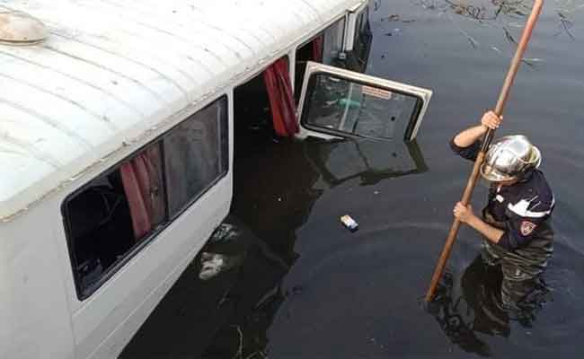 سقوط حافلة لنقل المسافرين في واد جاف بالمسيلة يخلف 16 ضحية