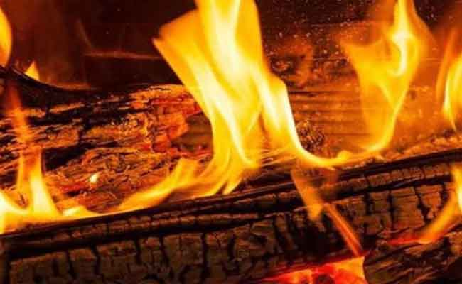 حطب التدفئة ينهي حياة شخص بتيارات