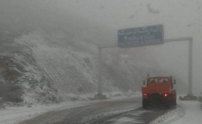 قائمة الطرق مغلوقة بسبب الثلوج