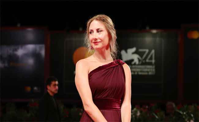 هاني عادل يحتفل بزفافه على فنانة لبنانية شهيرة في أجواء رومانسية على شاطئ البحر…