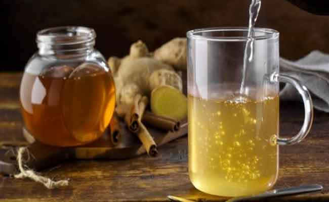 ما اهمية شرب كوب من الماء والعسل على الريق؟