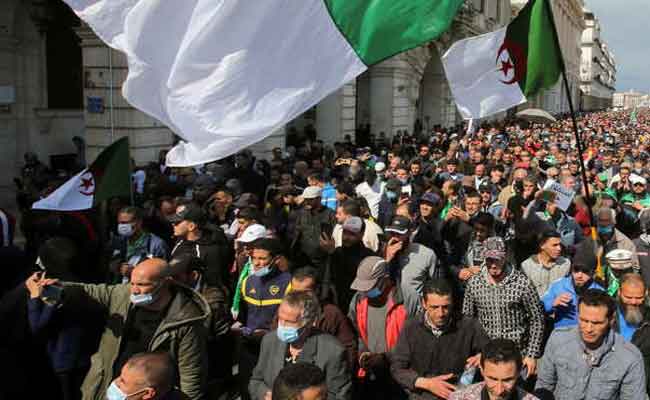 الحراك الشعبي : إصرار على المطالبة بدولة مدنية