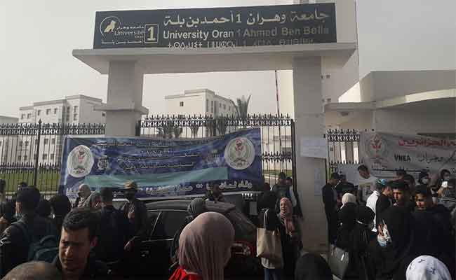 طلبة الطب بوهران يدخلون في إضراب للمطالبة بالتحقيق في مسابقة الطب