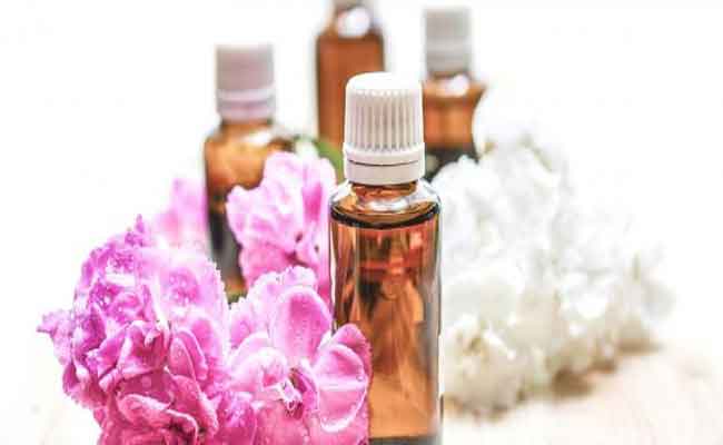 ماء الزهر يقدّم فوائد ثمينة لكل أنواع البشرة دون إستثناء!