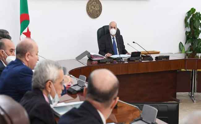 مصادقة مجلس الوزراء على عروض و مراسيم تخص عدة قطاعات