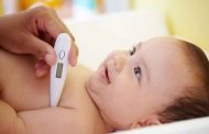 هل تعلمين كم هي درجة حرارة طفلك الرضيع الطبيعيّة؟