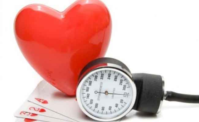 هل الصيام خلال شهر رمضان يرفع ضغط الدم؟