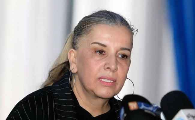 مثول وزيرة الصناعة السابقة أمام القضاء بتهم الفساد المالي