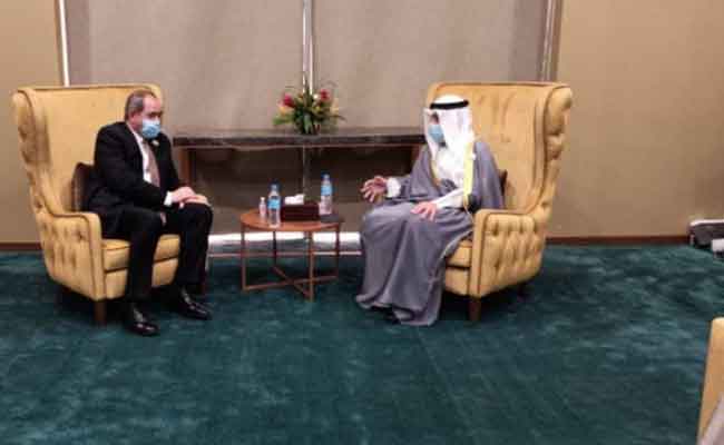 استقبال بوقدوم لنظيره الكويتي أحمد الناصر المحمد الصباح