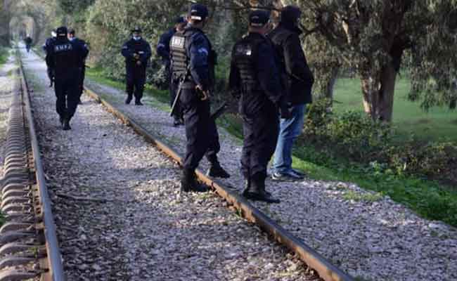 الإطاحة بعصابة تحترف السرقة باستعمال الغاز المسيل للدموع بسكيكدة