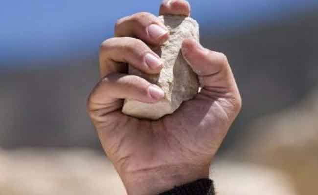 خلاف بين مراهقين ينتهي بجريمة قتل بواسطة حجرة بتلمسان