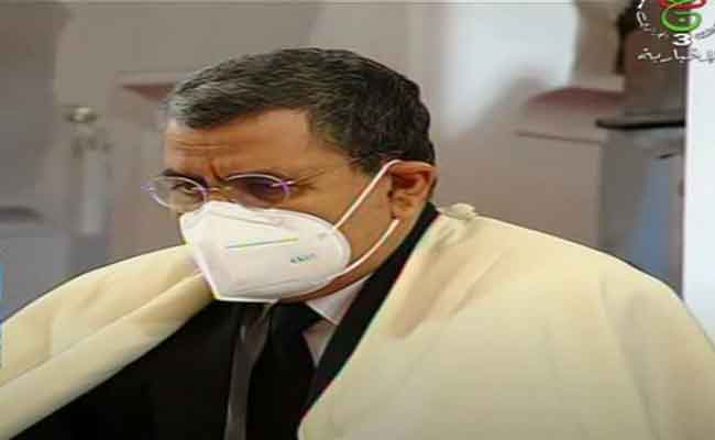 جراد يؤدي صلاة عيد الفطر بالجامع الكبير بالعاصمة