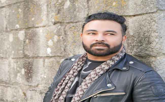 ب” سوليتاريو”…كادير الجابوني ينثر الفرح والتفاؤل في قلوب جمهوره