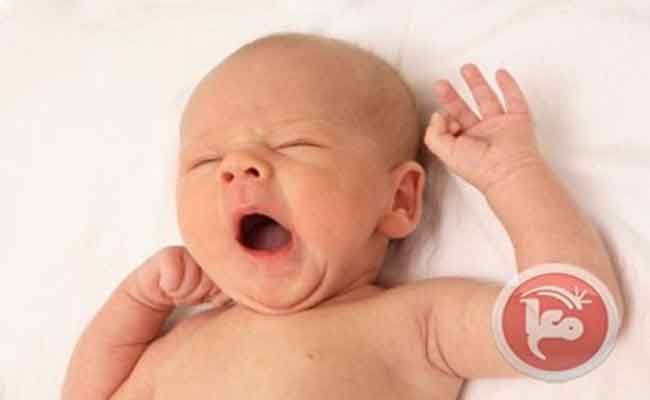 لماذا يمكن ان يُكثر طفلكم من التثاؤب؟