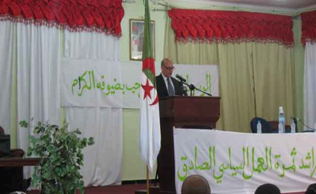 رويبات : بناء الجزائر الجديدة “مكن من افتكاك القرار السياسي من دوائر غير دستورية”