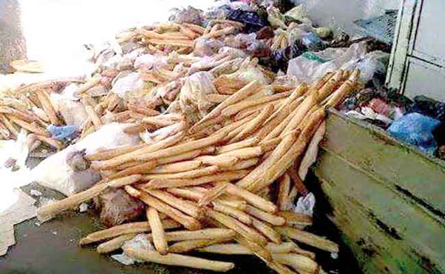 الجزائريون بذروا أكثر من مليون كلغ من مادة الخبز منذ بداية شهر رمضان