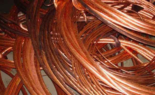 تفكيك شبكة مختصة في سرقة الكوابل الكهربائية بسكيكدة