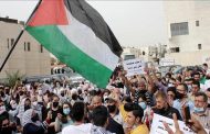 مئات الأردنيين يتظاهرون قرب السفارة الإسرائيلية