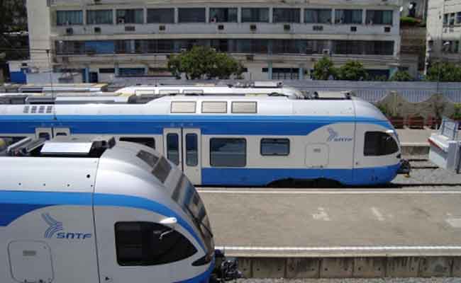 شروع عمال النقل بالسكك الحديدية في إضراب وطني