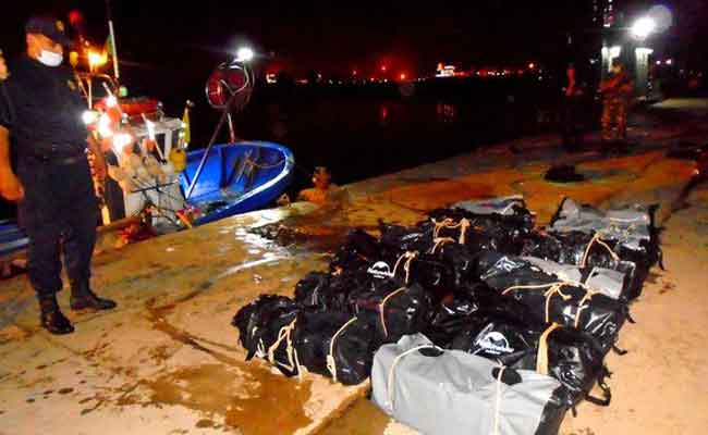 القوات البحرية تحبط محاولة إدخال أزيد من 490 كلغ من الكوكايين بوهران