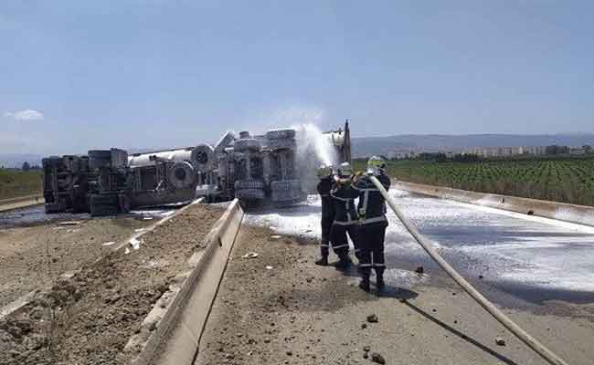 تسجيل انقلاب شاحنة لنقل البنزين بالعاصمة دون تسجيل ضحايا
