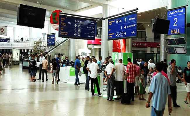 سرقة هواتف مسافرة يجر موظفا بالجوية الجزائرية إلى المحكمة