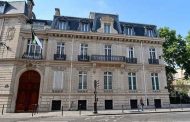 سفارة الجزائر بفرنسا تصدر بيانا تكذيبيا حول إشاعة الاعفاء من دفع تكاليف الحجر الصحي