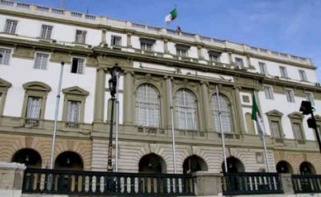 تمديد الدورة العادية لمجلس الأمة 2020-2021 إلى تاريخ لاحق