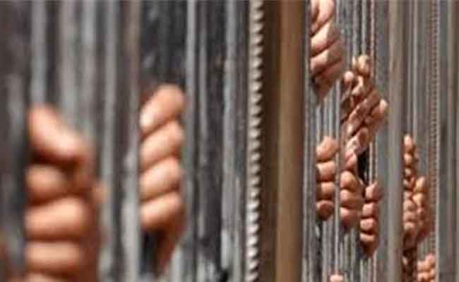 حبس 5 أشخاص متهمين في جريمة قتل “طبيب الملائكة”