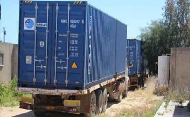 حجز حاويتين محملتين بالماكياج خرجت من الميناء بتصريح مزيف بسكيكدة