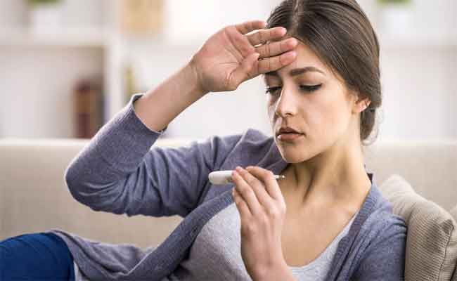 ما الذي يؤدي الى ارتفاع درجة الحرارة خلال الدورة الشهرية؟